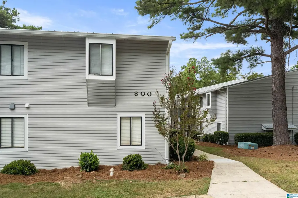 806 Woodland Village 806, HOMEWOOD