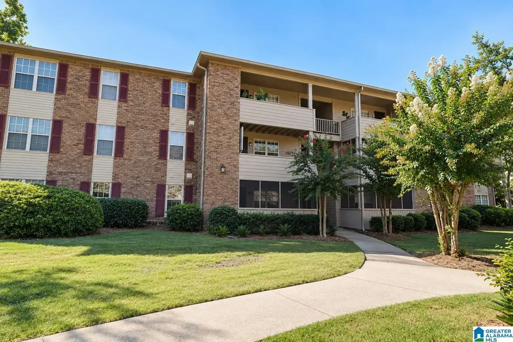 1302 Patton Creek Drive 1302, HOOVER