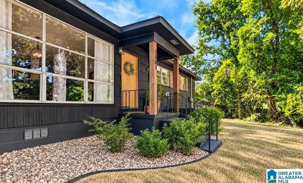 2187 Rocky Ridge Road, HOOVER