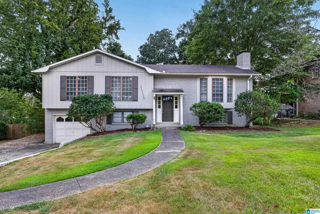 611 Ashwood Lane, TRUSSVILLE