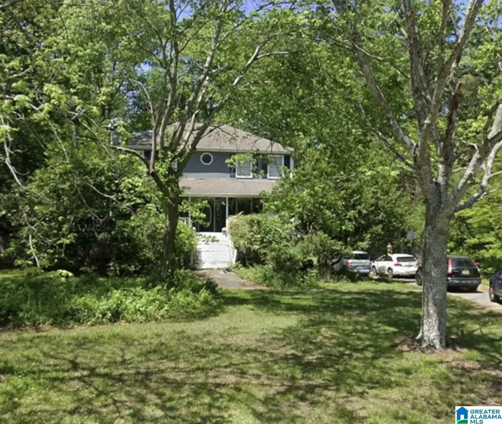 302 Oak Leaf Circle, HOOVER