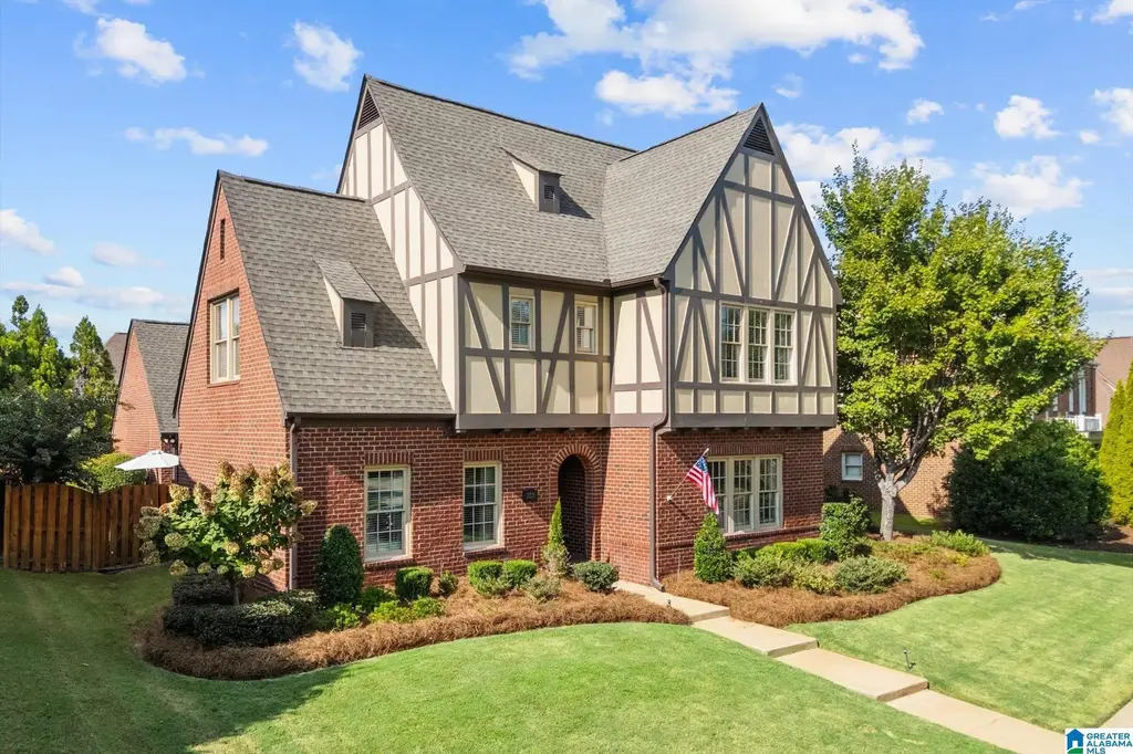 2221 Ross Avenue, HOOVER
