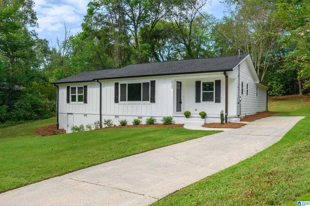 2260 Pine Lane, HOOVER