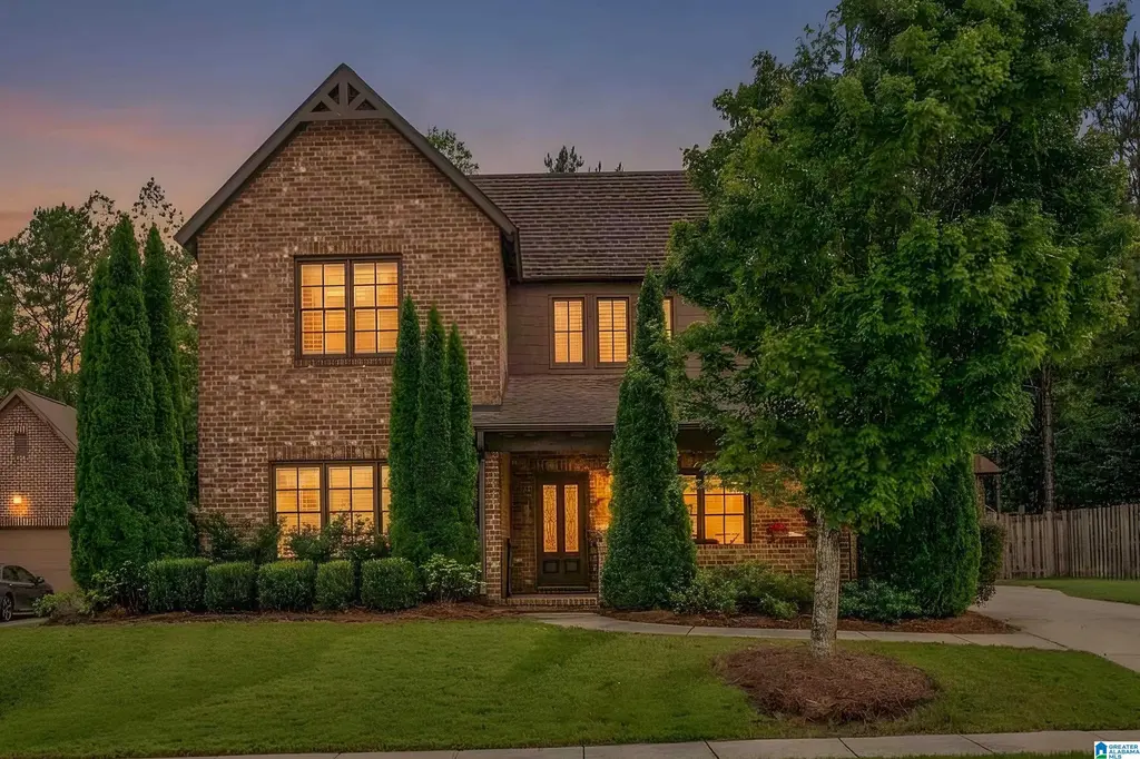 1650 Creekside Drive, HOOVER