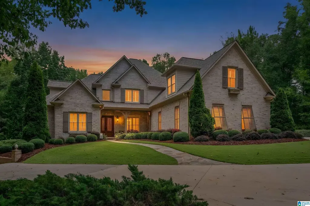 924 Trinity Court, HOOVER