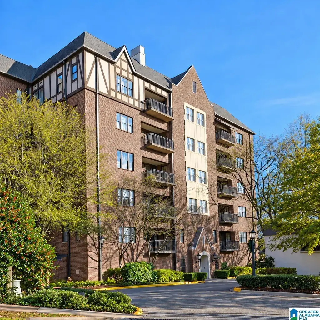 526 Olde English Lane 526, MOUNTAIN BROOK