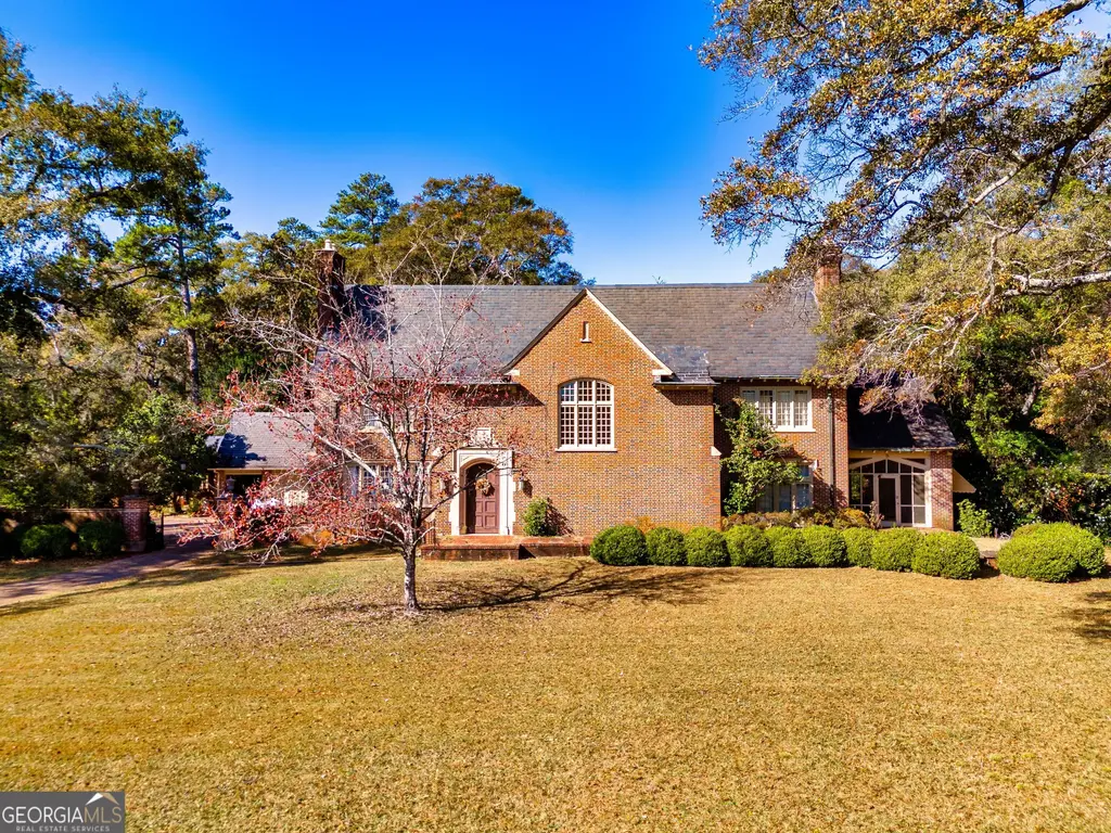 300 Poplar Drive, Thomaston