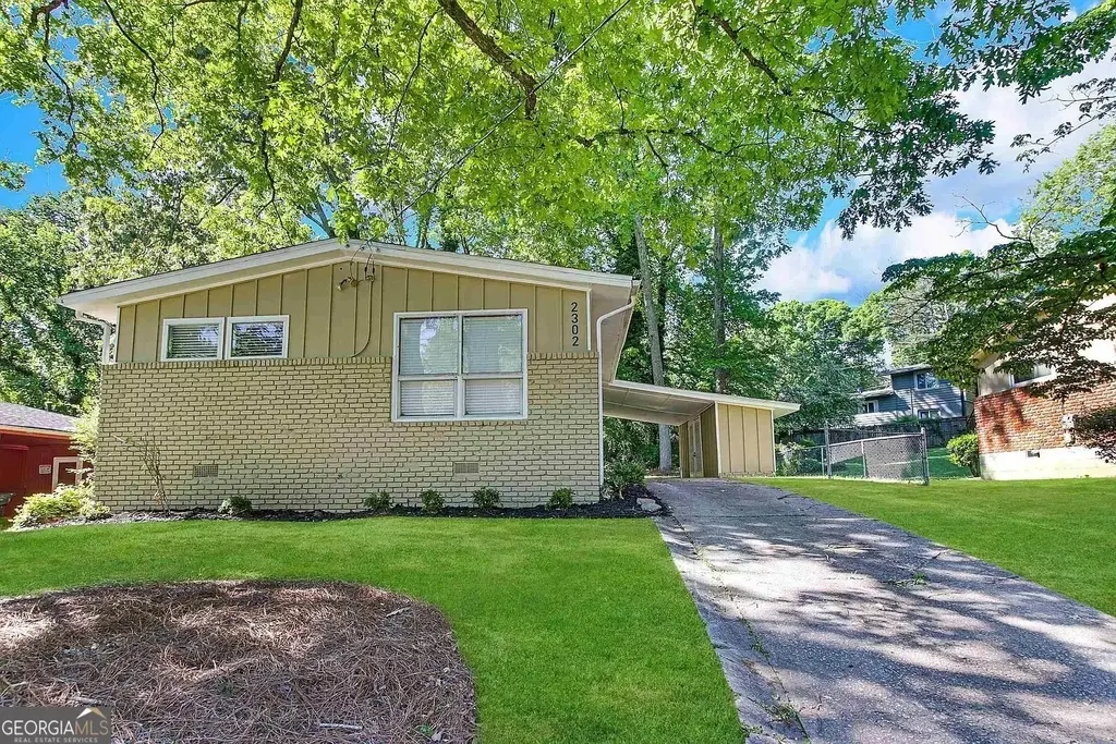2302 Montrose Drive, East Point