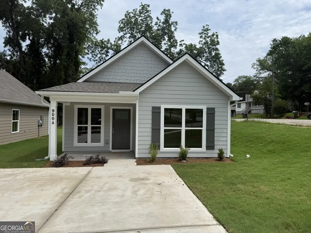900 N Parkway, LaGrange