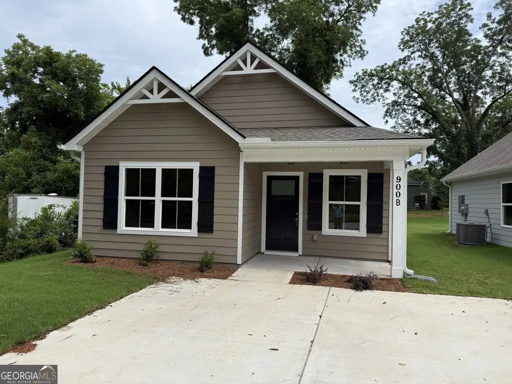 900 B N Parkway, LaGrange