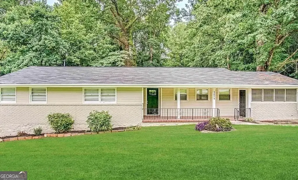 1271 Avonwood Circle Sw, Atlanta