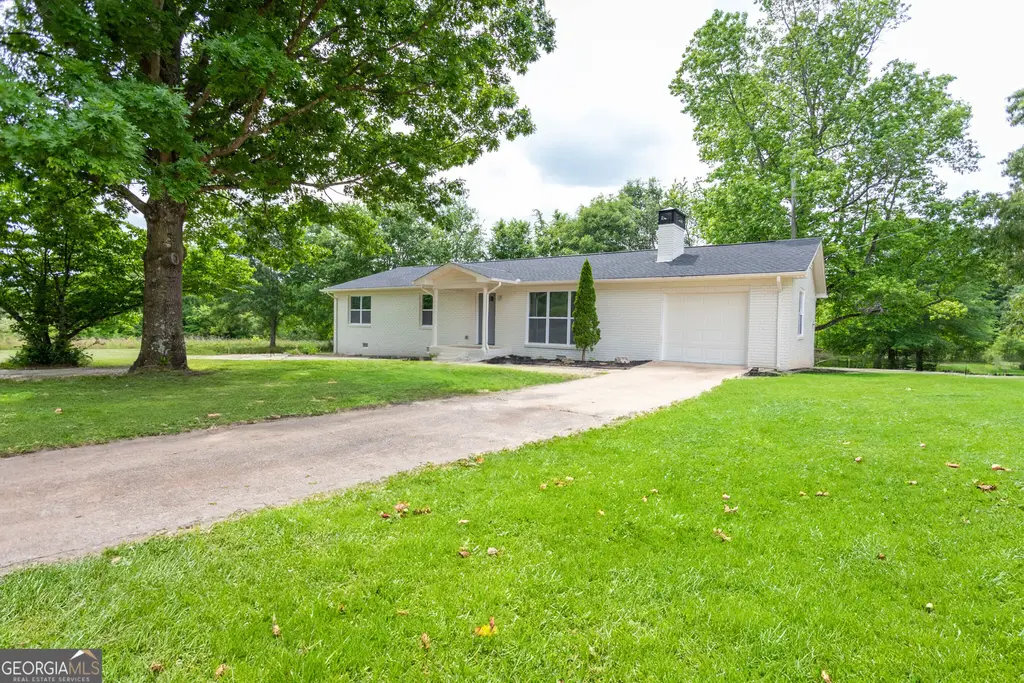 1073 We King Road, Commerce