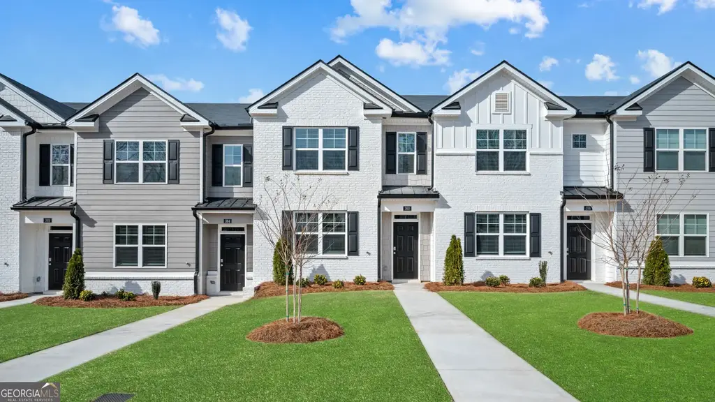 348 Sound Circle, Stockbridge