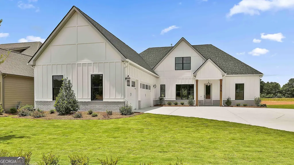 319 Ruffian Circle 71, Peachtree City