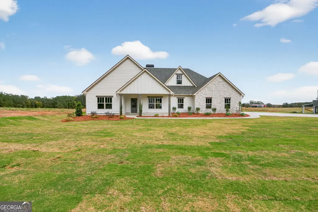 359 Gray Road, Roopville
