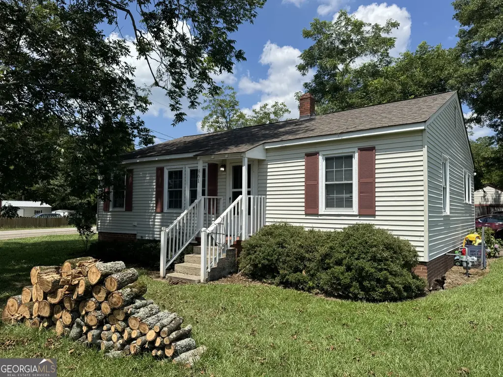 861 Benson Street, Hartwell