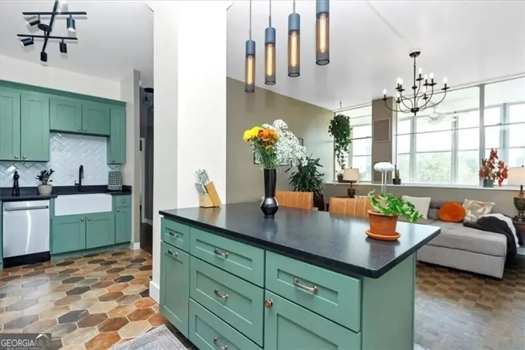 3060 Pharr Court North Nw 423, Atlanta