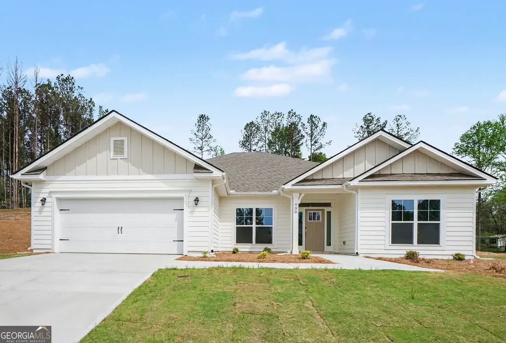 939 Eagle Heights Drive, Maysville