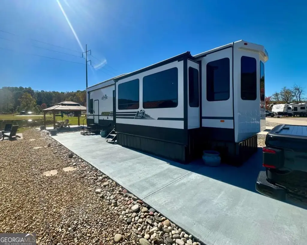185 Mountain Meadows Drive 185, Morganton