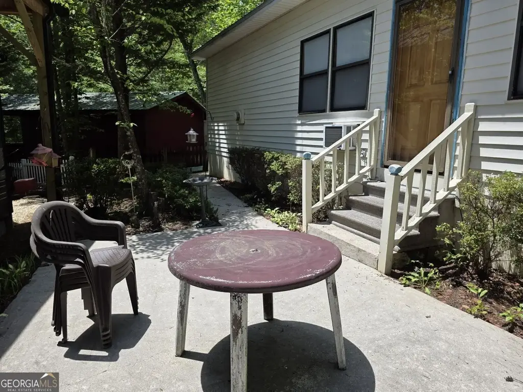 92 Cindy Parkway, Cleveland