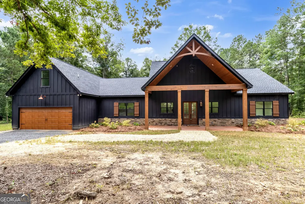 5962 Ga. Hwy. 109, Molena