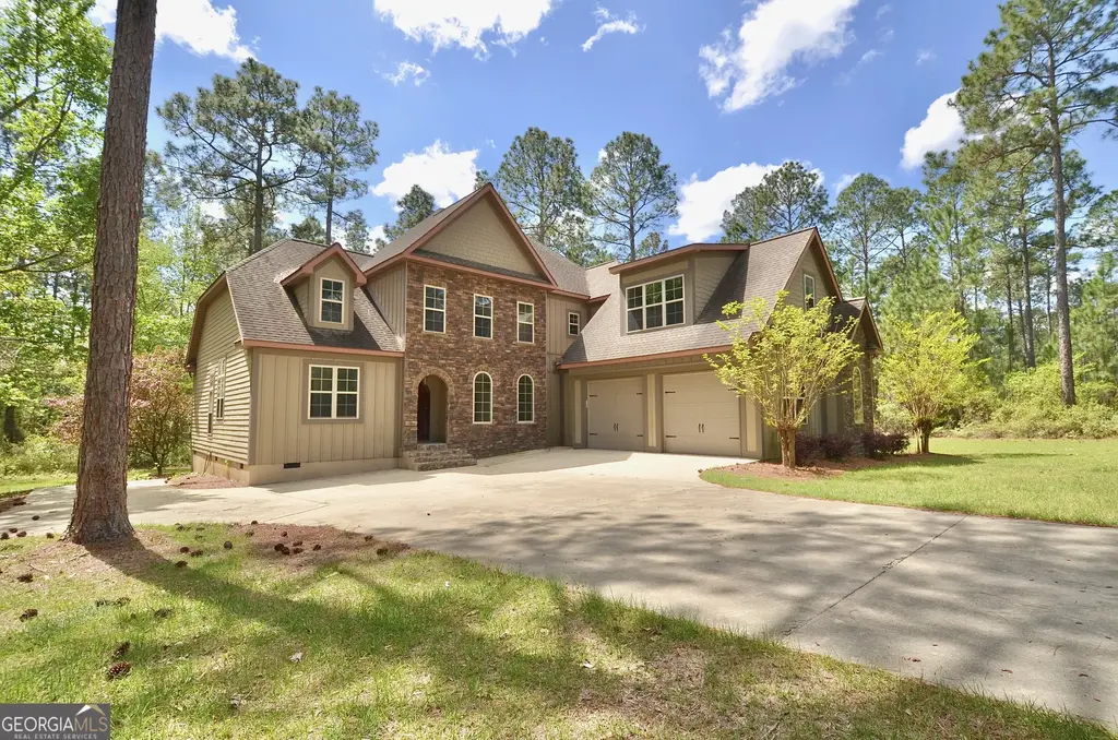 438 Highland Lakes Drive, Eastman