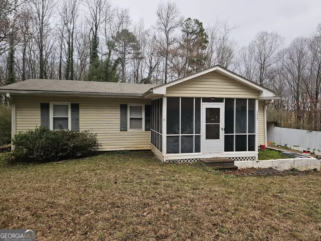 3827 Chadwick Drive, Flowery Branch
