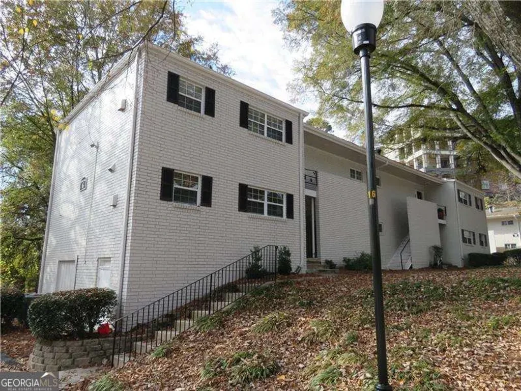 311 Peachtree Hills Avenue Ne 6a, Atlanta