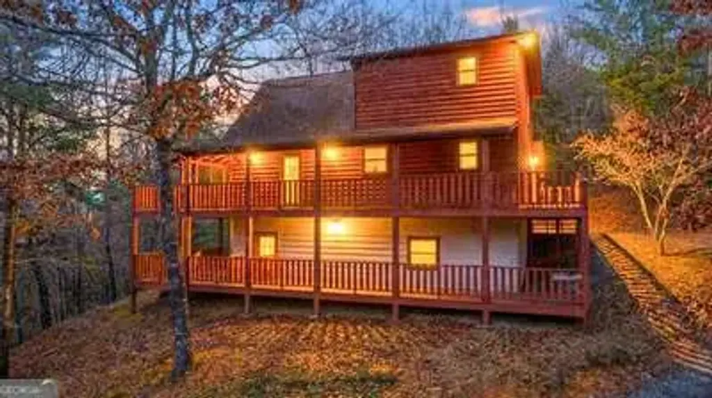 97 Sourwood Hollow, Murphy