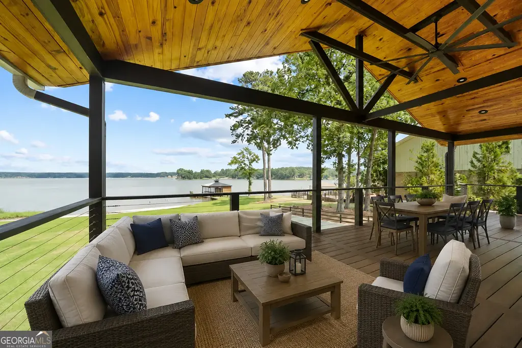 211 Lakecrest Drive Ne, Milledgeville