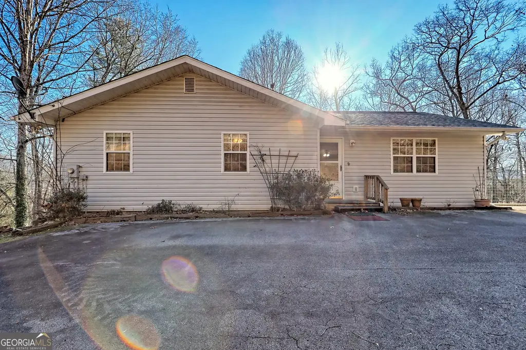 170 White Street, Dillard