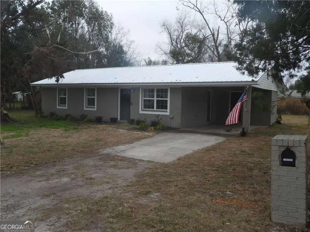 121 Beaver Drive, Blackshear