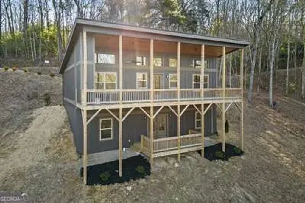 324 Golden Eagle Drive, Murphy