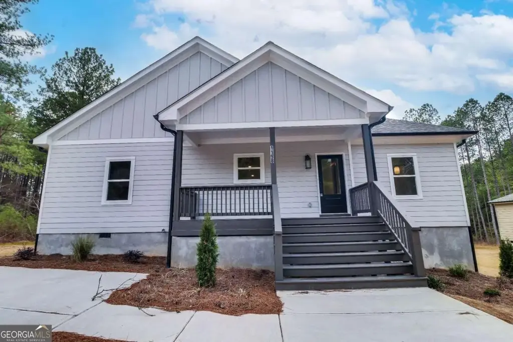 1198 Sunset Cove, Tignall