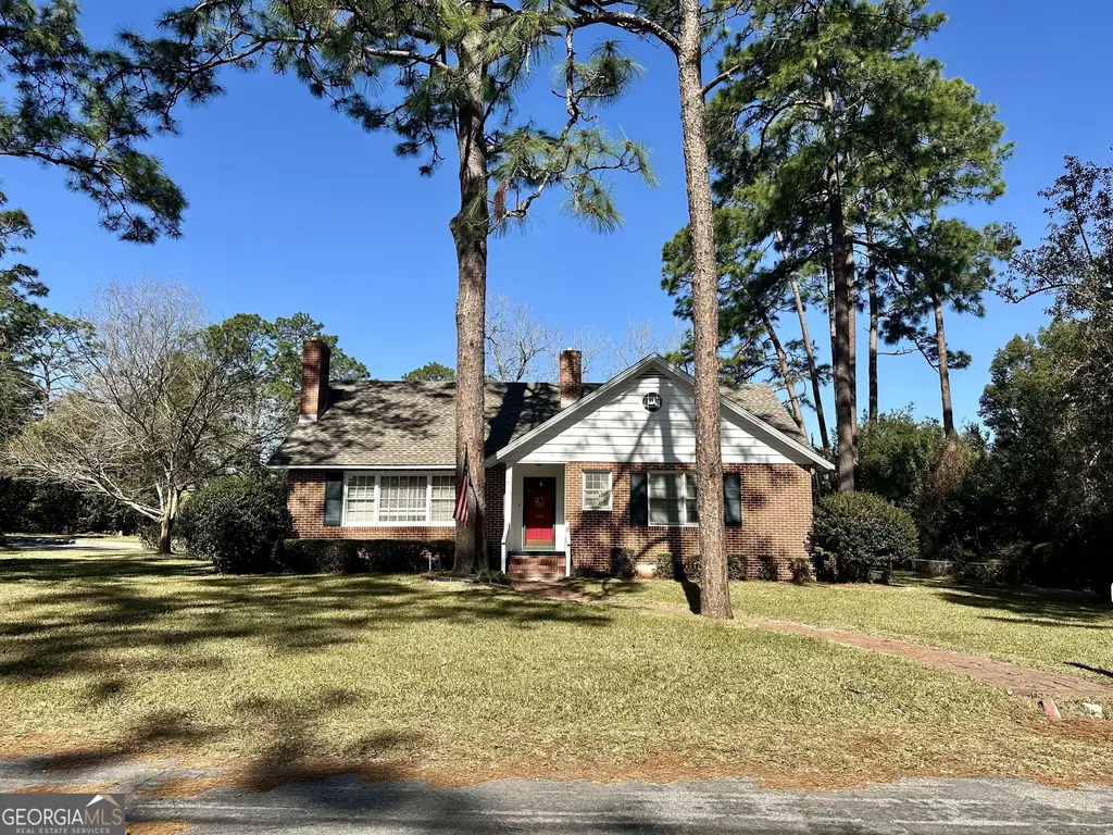1613 Camellia Drive, Waycross