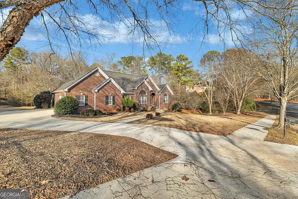 1064 Crown River Parkway, McDonough