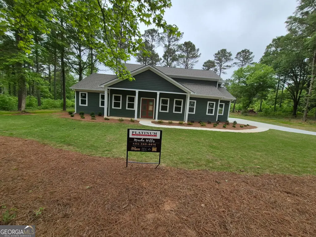 240 Field Road, Griffin