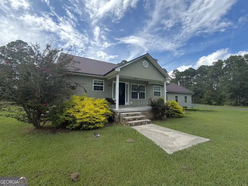 3231 Pear Avenue, Patterson