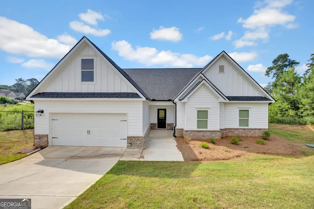 228 Trellis Walk, Macon