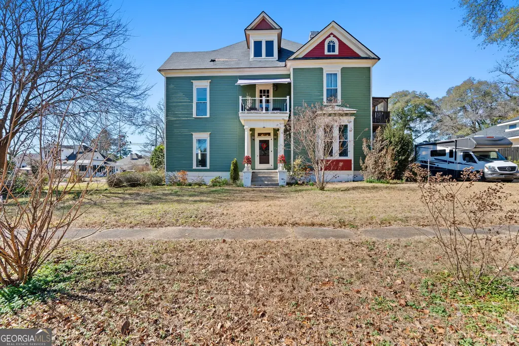 110 E Artesian Avenue, Montezuma