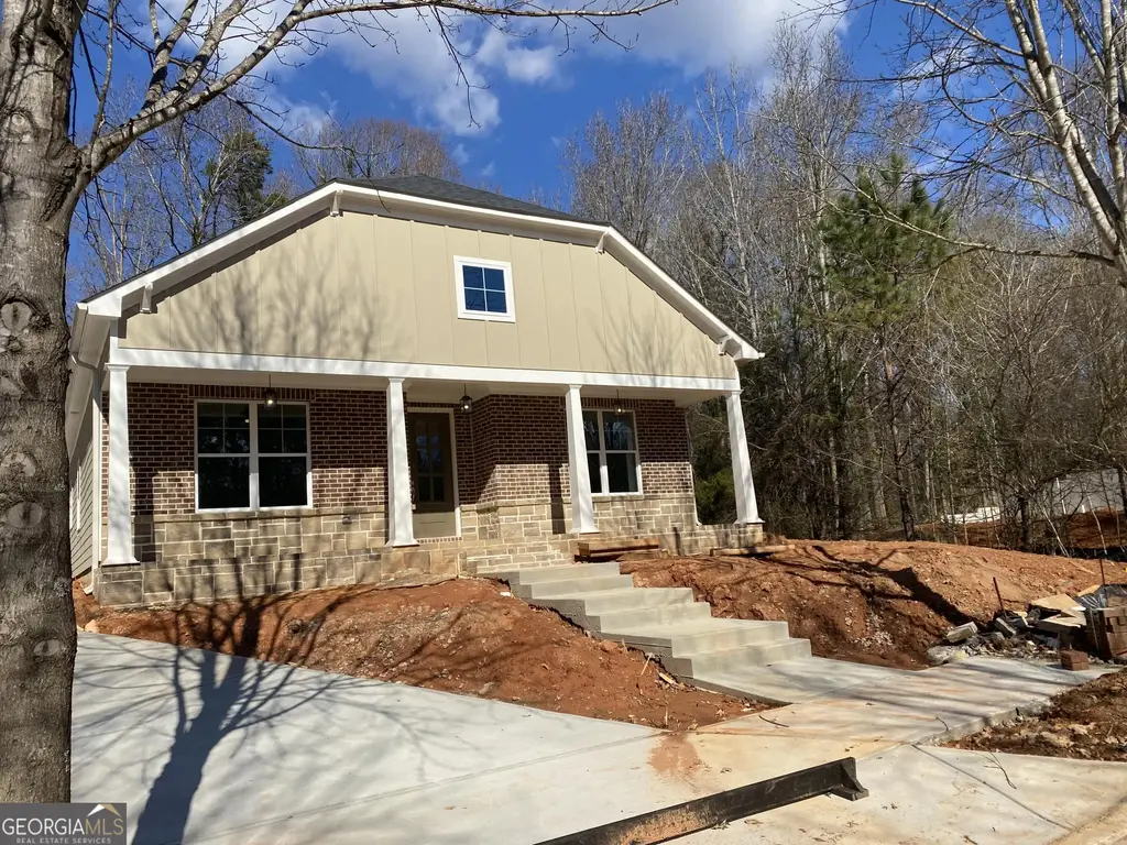 325 Edgewater Drive, Athens
