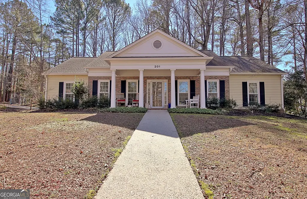 201 Fern Vale, Peachtree City