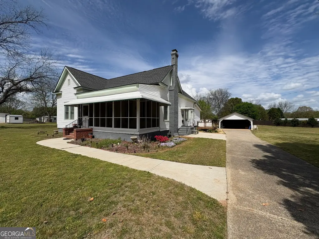 205 White Road, Byron