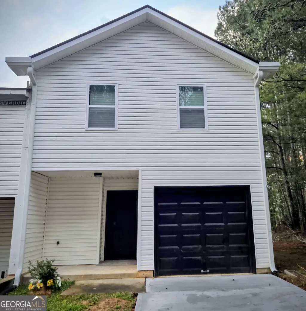 2113 Pine Tree Trail, South Fulton