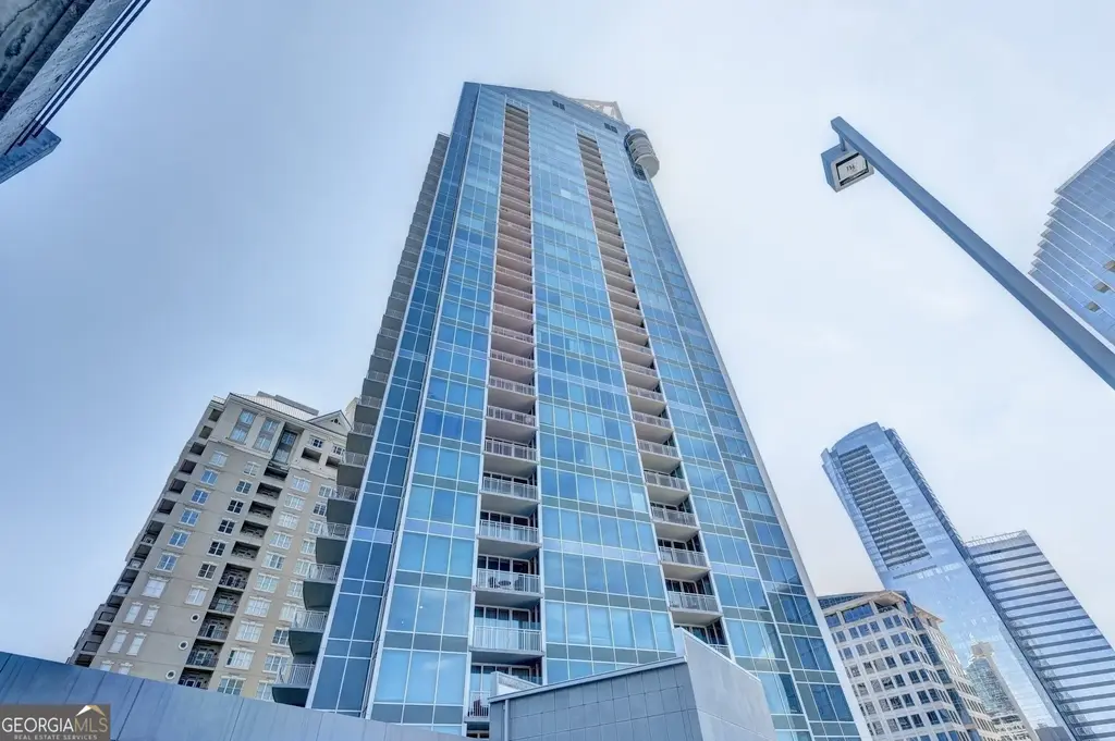 3338 Peachtree Road Ne Apt 1102, Atlanta