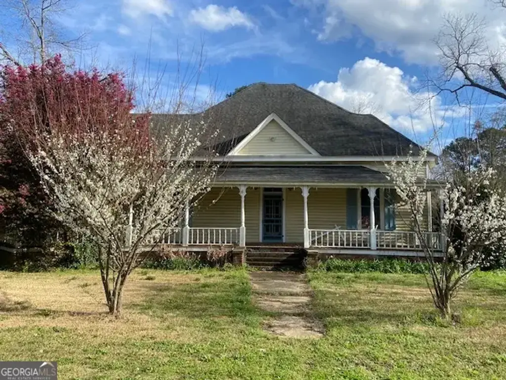 219 Main Street E, Bronwood