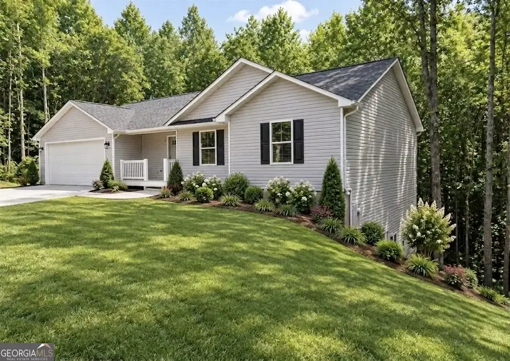 569 Day Star Lane, Mount Airy