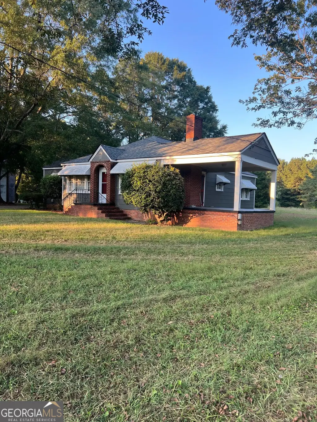 60 N East Main Street N, Hampton