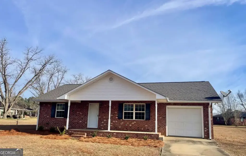 109 Lincoln Drive, Glennville
