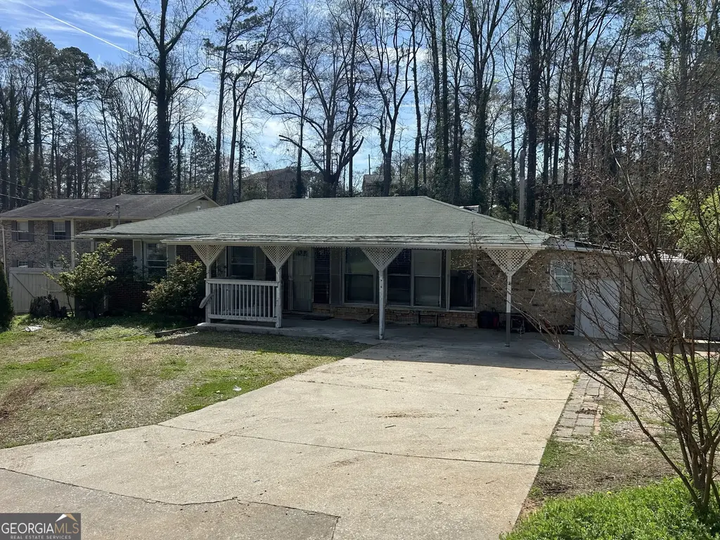 935 Slash Pine Road, Forest Park